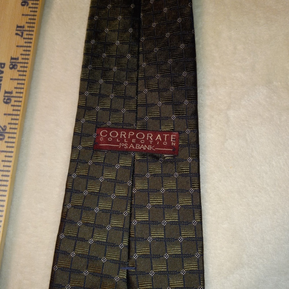 Jos A Bank Executive Collection Mens Silk Tie Green Brown Geometric Square Long